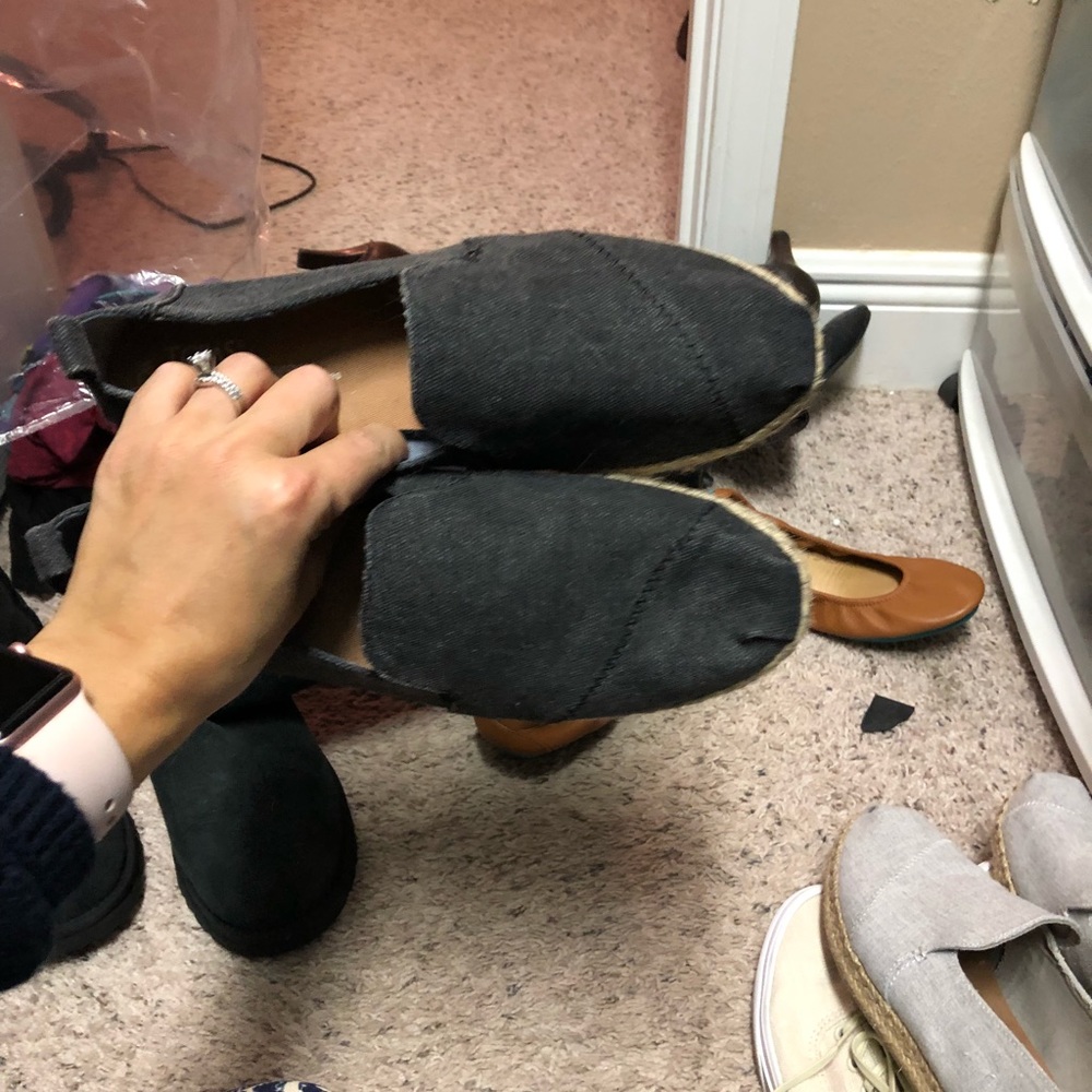 Black chambray toms